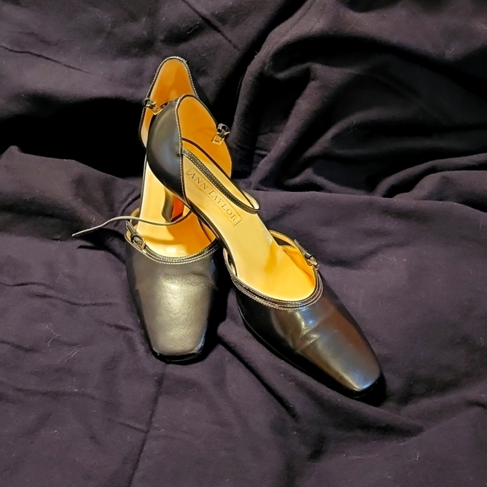 Ann Taylor ankle strap pumps black 8.5